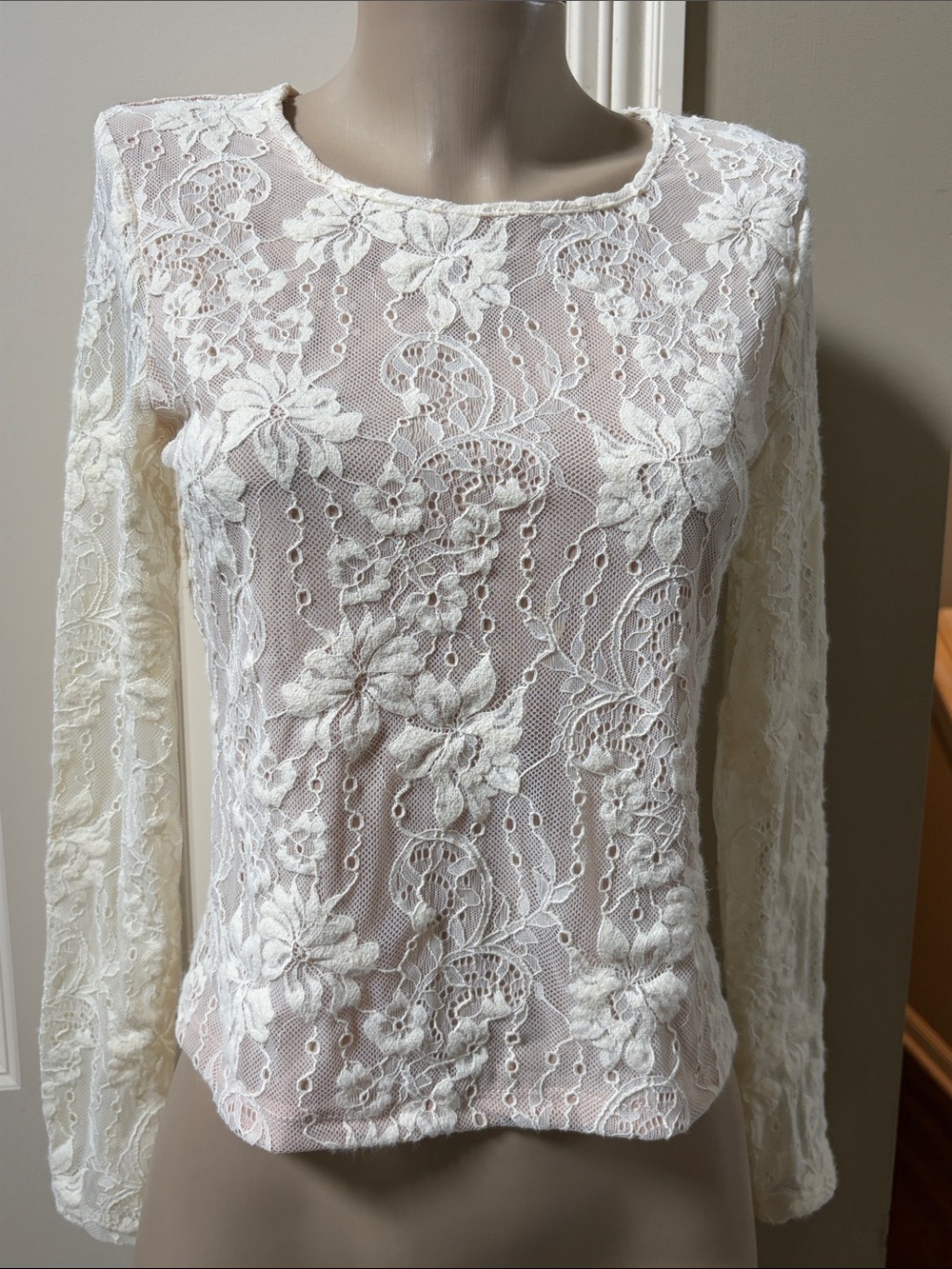 Bailey 44 Ivory Floral Lace Long-Sleeve Top, small